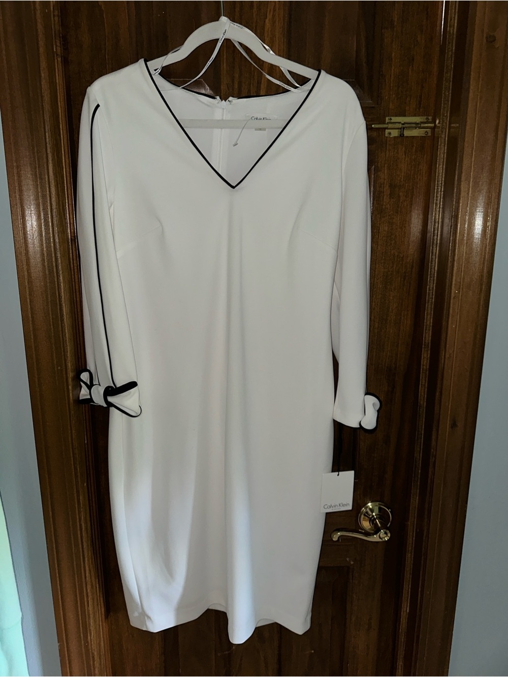 Calvin Klein White Long Sleeve V-Neck Shift Dress with Black Trim